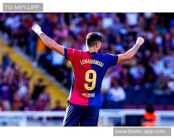 米兰计划明夏免签37岁莱万伊布力荐希望重现吉鲁成功案例